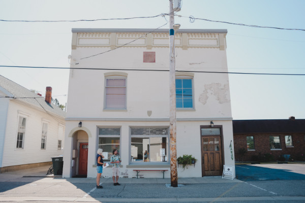 grocery store building
